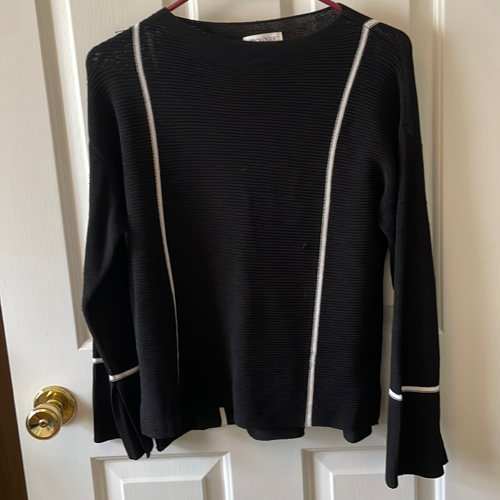 Prologue black sweater with white stripes. XS. Nice*.